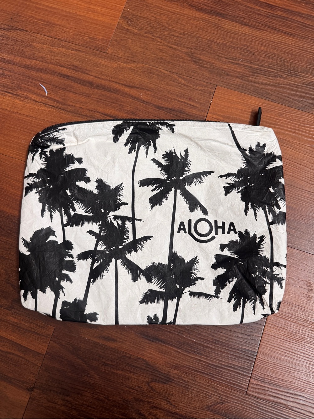 ALOHA Collection Black & White Palm Zip Pouch